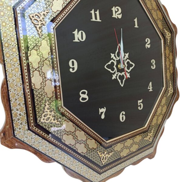 ساعت هشت‌گوش خاتم صلیبی صفحه مخمل‌کاری سایز 55×55